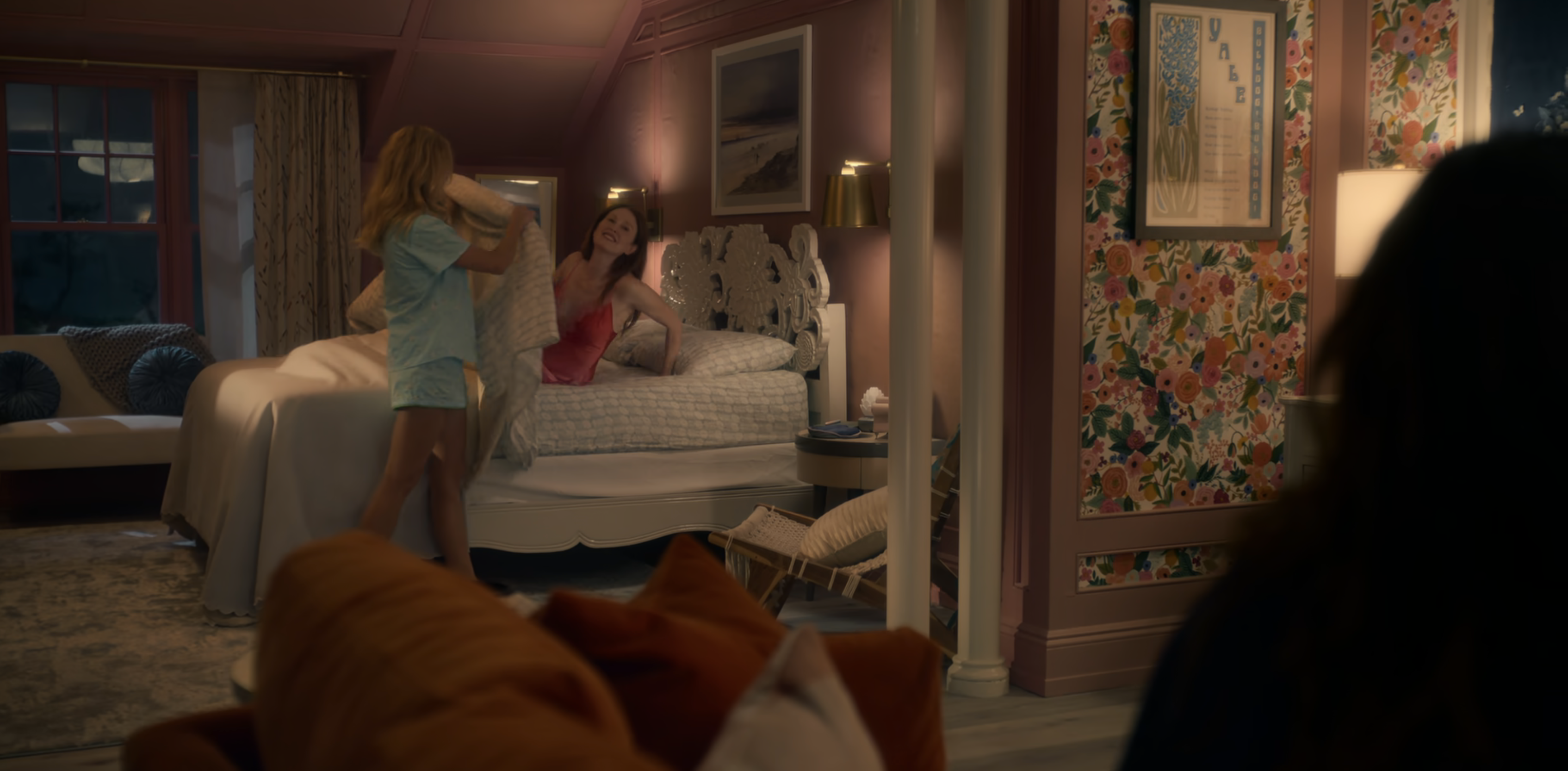 Simone and Kiki in bed in Sirens